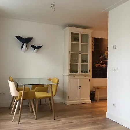 Kangaroom 4*